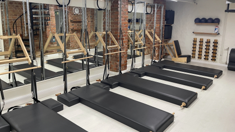 Pilates Via Studio Odenplan Tower Units och High Mats